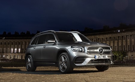 2020 Mercedes-Benz GLB 220d (UK-Spec) Front Three-Quarter Wallpapers 450x275 (38)
