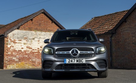 2020 Mercedes-Benz GLB 220d (UK-Spec) Front Wallpapers 450x275 (32)