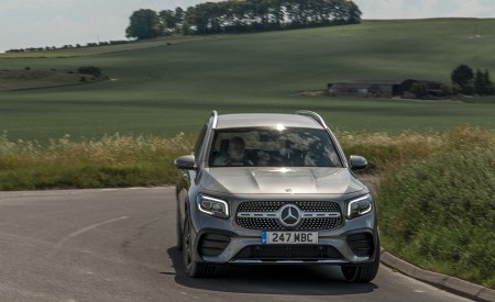 2020 Mercedes-Benz GLB 220d (UK-Spec) Front Wallpapers 450x275 (17)