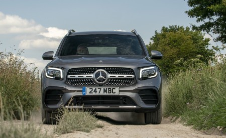 2020 Mercedes-Benz GLB 220d (UK-Spec) Front Wallpapers  450x275 (28)