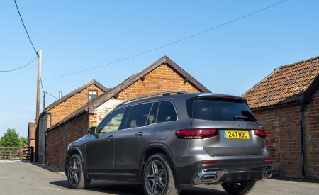 2020 Mercedes-Benz GLB 220d (UK-Spec) Rear Three-Quarter Wallpapers 450x275 (34)