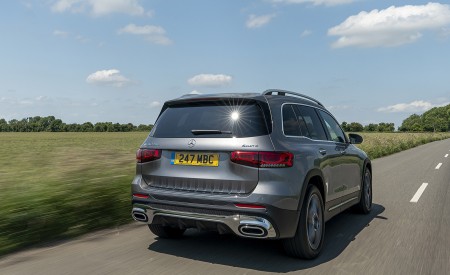 2020 Mercedes-Benz GLB 220d (UK-Spec) Rear Three-Quarter Wallpapers 450x275 (5)