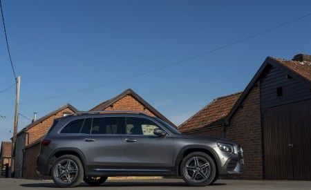 2020 Mercedes-Benz GLB 220d (UK-Spec) Side Wallpapers 450x275 (37)