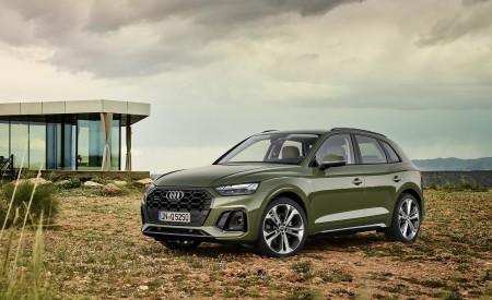 2021 Audi Q5 (Color: District Green) Front Three-Quarter Wallpapers 450x275 (13)