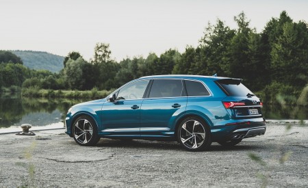 2021 Audi SQ7 (Color: Atoll Blue) Rear Three-Quarter Wallpapers  450x275 (48)