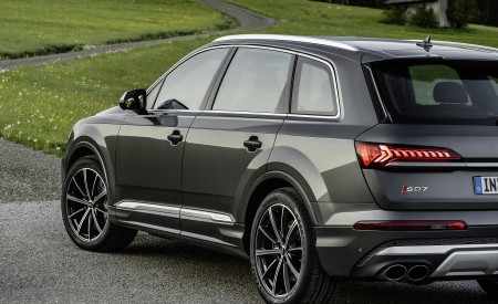 2021 Audi SQ7 TFSI (Color: Daytona Grey) Detail Wallpapers 450x275 (27)