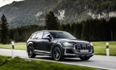 2021 Audi SQ7 TFSI (Color: Daytona Grey) Front Three-Quarter Wallpapers  450x275 (3)