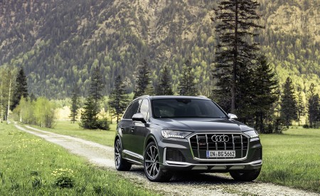 2021 Audi SQ7 TFSI (Color: Daytona Grey) Front Three-Quarter Wallpapers 450x275 (9)