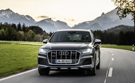 2021 Audi SQ7 TFSI (Color: Daytona Grey) Front Wallpapers 450x275 (5)