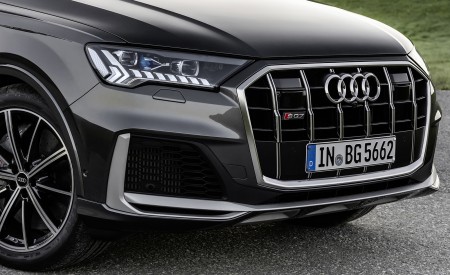 2021 Audi SQ7 TFSI (Color: Daytona Grey) Grill Wallpapers 450x275 (28)