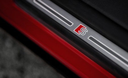 2021 Audi SQ8 Door Sill Wallpapers 450x275 (12)