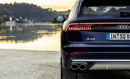2021 Audi SQ8 TFSI (Color: Navarra Blue) Tail Light Wallpapers 450x275 (26)