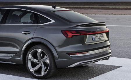 2021 Audi e-tron S Sportback (Color: Daytona Gray) Detail Wallpapers 450x275 (76)