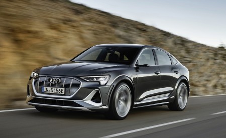 2021 Audi e-tron S Sportback (Color: Daytona Gray) Front Three-Quarter Wallpapers  450x275 (11)