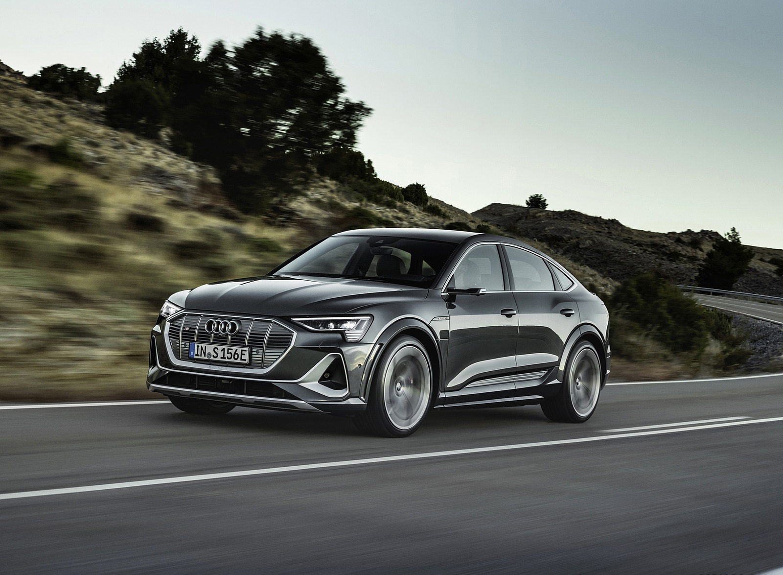 2021 Audi e-tron S Sportback (Color: Daytona Gray) Front Three-Quarter Wallpapers  (2)