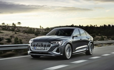 2021 Audi e-tron S Sportback (Color: Daytona Gray) Front Three-Quarter Wallpapers  450x275 (4)