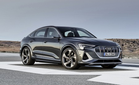 2021 Audi e-tron S Sportback (Color: Daytona Gray) Front Three-Quarter Wallpapers 450x275 (70)