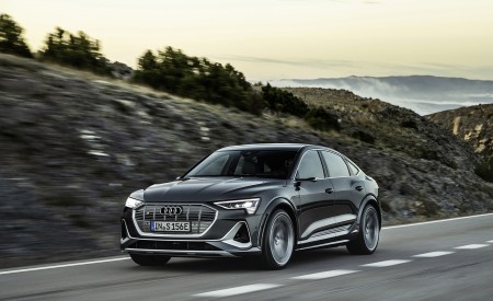 2021 Audi e-tron S Sportback (Color: Daytona Gray) Front Three-Quarter Wallpapers  450x275 (5)