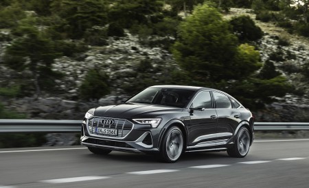 2021 Audi e-tron S Sportback (Color: Daytona Gray) Front Three-Quarter Wallpapers  450x275 (6)