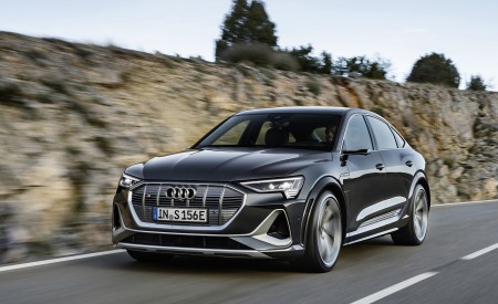 2021 Audi e-tron S Sportback (Color: Daytona Gray) Front Three-Quarter Wallpapers 450x275 (16)