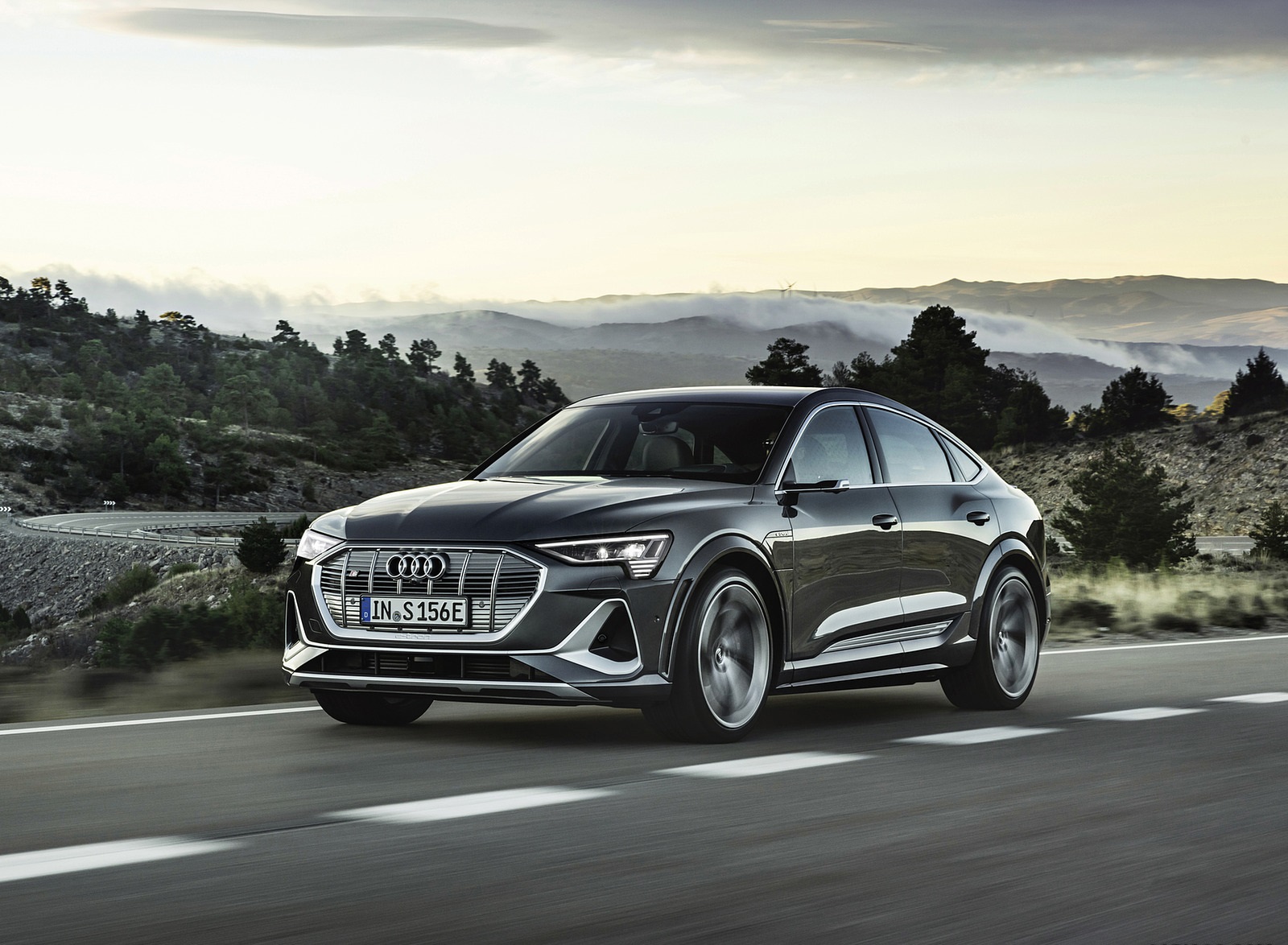2021 Audi e-tron S Sportback (Color: Daytona Gray) Front Three-Quarter Wallpapers (7)