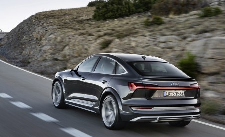 2021 Audi e-tron S Sportback (Color: Daytona Gray) Rear Three-Quarter Wallpapers  450x275 (17)