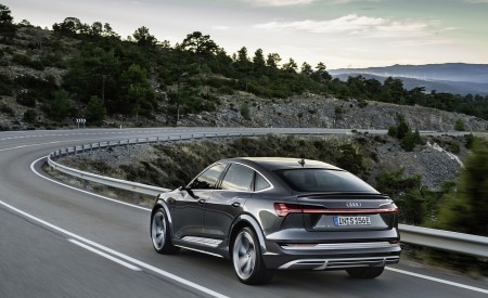 2021 Audi e-tron S Sportback (Color: Daytona Gray) Rear Three-Quarter Wallpapers  450x275 (9)