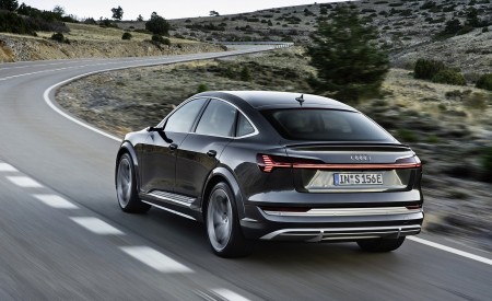 2021 Audi e-tron S Sportback (Color: Daytona Gray) Rear Three-Quarter Wallpapers  450x275 (18)