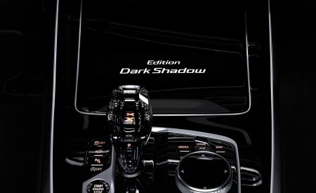 2021 BMW X7 Dark Shadow Edition Central Console Wallpapers 450x275 (9)
