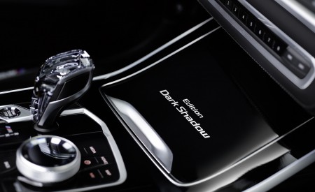 2021 BMW X7 Dark Shadow Edition Central Console Wallpapers 450x275 (10)