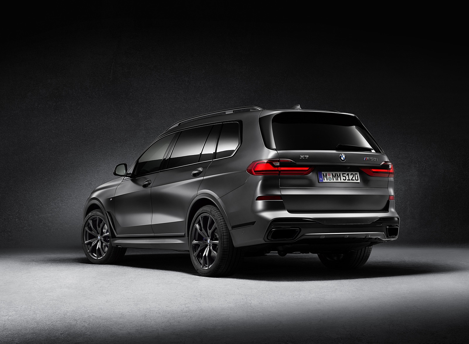 2021 BMW X7 Dark Shadow Edition Rear Three-Quarter Wallpapers (4)