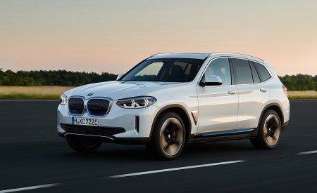 2021 BMW iX3 Front Three-Quarter Wallpapers 450x275 (8)