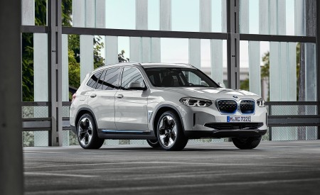 2021 BMW iX3 Front Three-Quarter Wallpapers 450x275 (43)