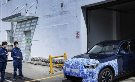 2021 BMW iX3 Pre-Production Wallpapers 450x275 (55)