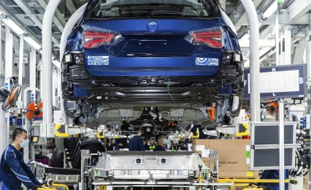 2021 BMW iX3 Pre-Production Wallpapers 450x275 (57)