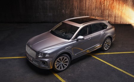 2021 Bentley Bentayga Hallmark Front Three-Quarter Wallpapers 450x275 (24)