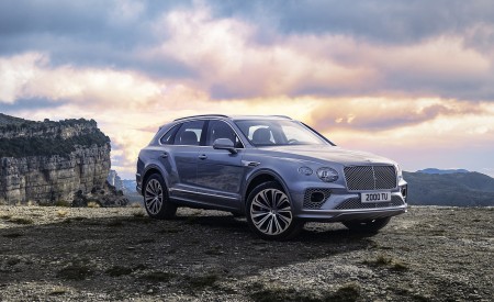 2021 Bentley Bentayga Hallmark Front Three-Quarter Wallpapers 450x275 (21)