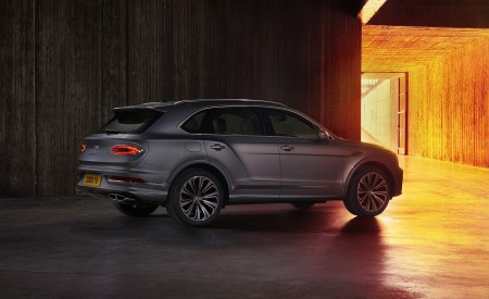 2021 Bentley Bentayga Hallmark Rear Three-Quarter Wallpapers 450x275 (32)