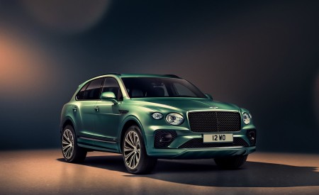 2021 Bentley Bentayga V8 (Color: Alpine Green) Front Three-Quarter Wallpapers 450x275 (4)