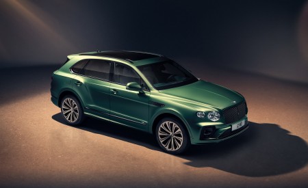 2021 Bentley Bentayga V8 (Color: Alpine Green) Front Three-Quarter Wallpapers 450x275 (5)