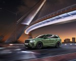 2021 Bentley Bentayga V8 (Color: Alpine Green) Front Three-Quarter Wallpapers 150x120 (3)