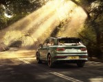 2021 Bentley Bentayga V8 (Color: Alpine Green) Rear Wallpapers 150x120 (2)