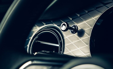 2021 Bentley Bentayga V8 Interior Detail Wallpapers 450x275 (19)