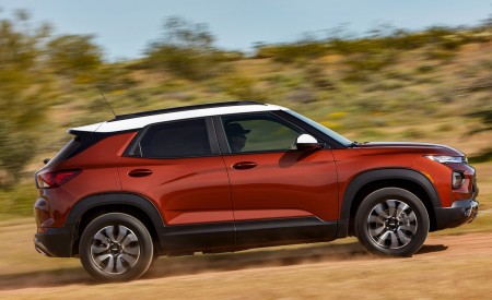 2021 Chevrolet Trailblazer ACTIV Side Wallpapers 450x275 (6)
