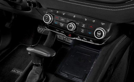2021 Dodge Durango SRT Hellcat Central Console Wallpapers 450x275 (97)