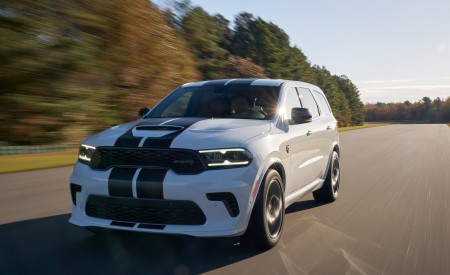2021 Dodge Durango SRT Hellcat Front Three-Quarter Wallpapers 450x275 (33)