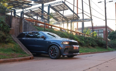 2021 Dodge Durango SRT Hellcat Front Three-Quarter Wallpapers 450x275 (30)