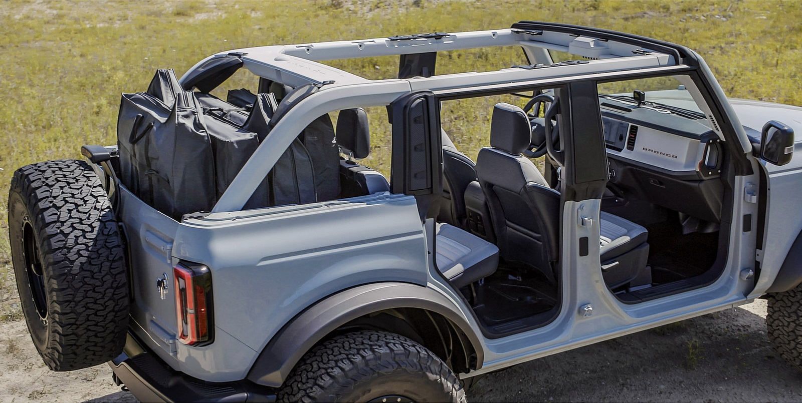 2021 Ford Bronco Badlands Four-Door (Color: Cactus Gray) Detail Wallpapers (14)