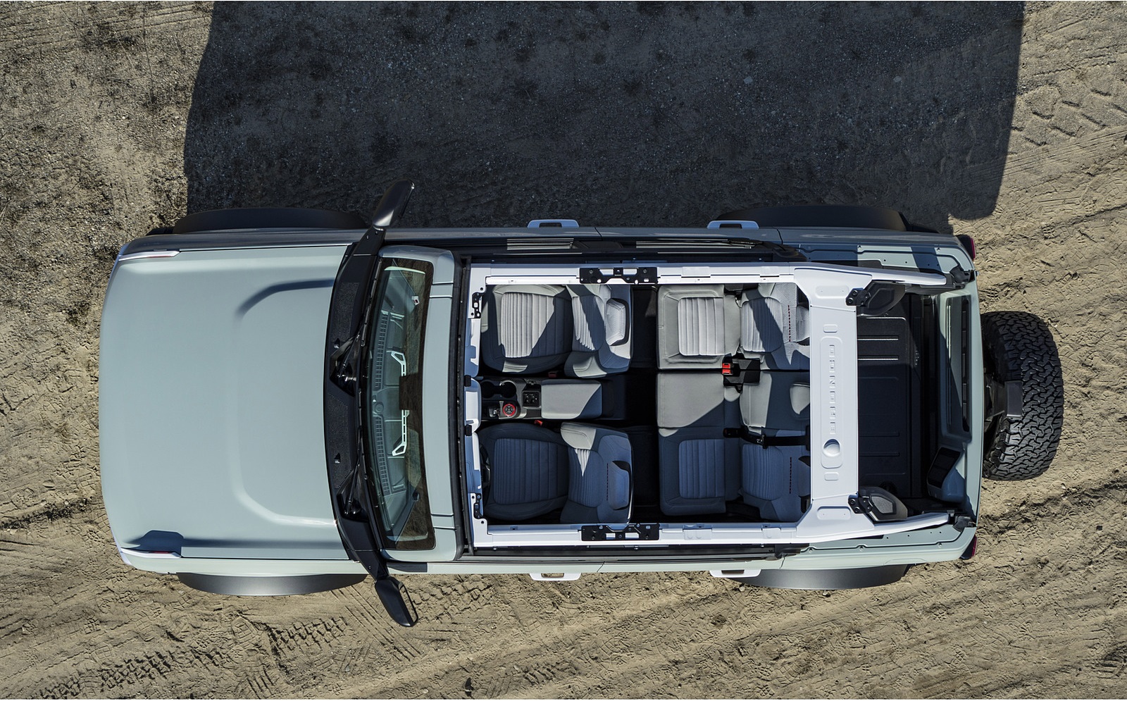 2021 Ford Bronco Badlands Four-Door (Color: Cactus Gray) Top Wallpapers (13)