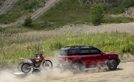 2021 Ford Bronco Sport Badlands (Color: Rapid Red Metallic Tinted Clearcoat) Side Wallpapers 450x275 (9)